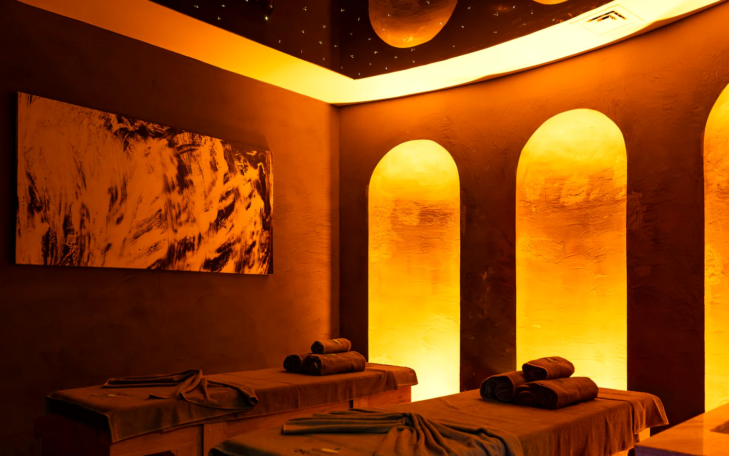 Aleyna Spa Çorlu — kemerli masaj salonu, sıcak ışık